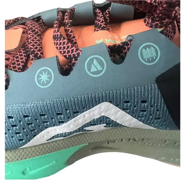 Nike ZoomX Zegama Trail Running Shoes Womens Size 8 Mineral Slate Hiking Outdoor