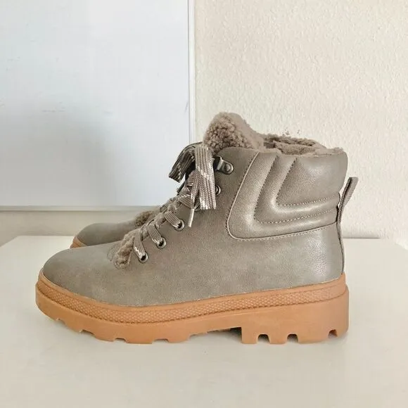 Nordstrom Rack Womens Chiara Round Toe Lace Up Snow Boots Taupe NWOT Size 10