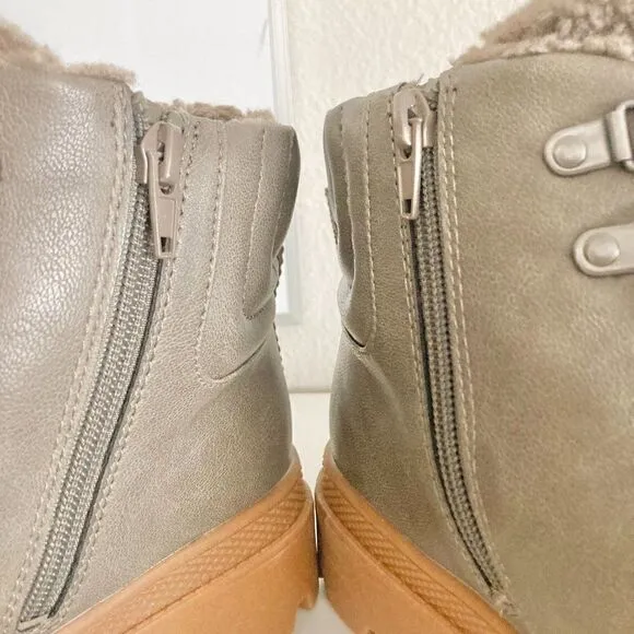 Nordstrom Rack Womens Chiara Round Toe Lace Up Snow Boots Taupe NWOT Size 10