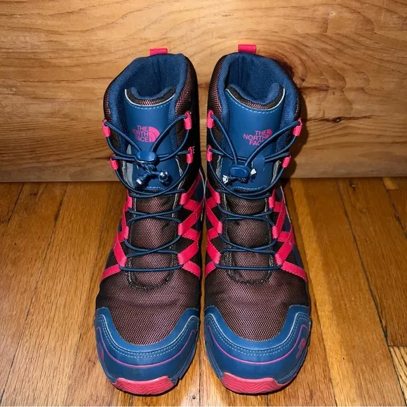North Face Winter Boots blue pink. Excellent condition