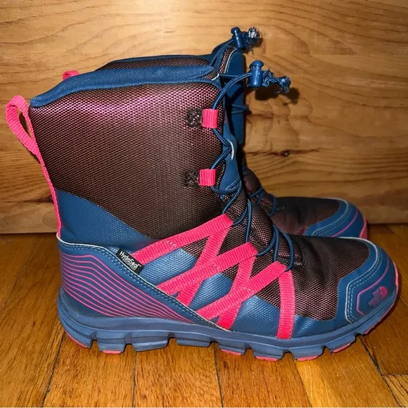 North Face Winter Boots blue pink. Excellent condition
