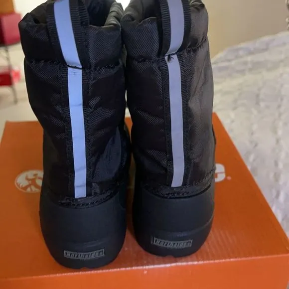 Northside Frost Polar snow boots.