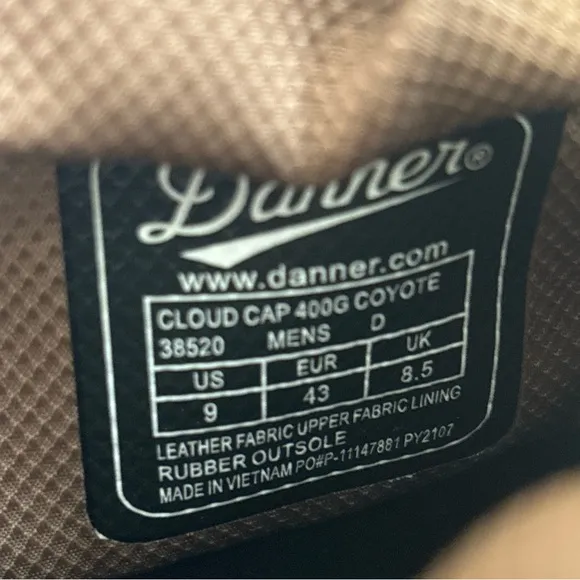 NWOT Danner Men’s Silver Snow Boots Pull On Tan Black Sz 9