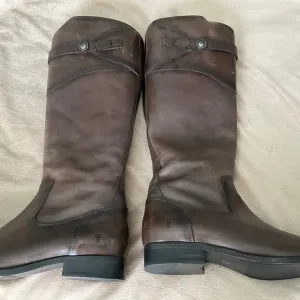 NWOT Frye Melissa Boots