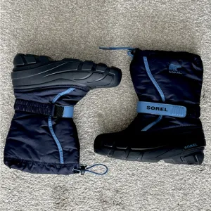 NWOT Sorel Kids Size 4 Winter Boots