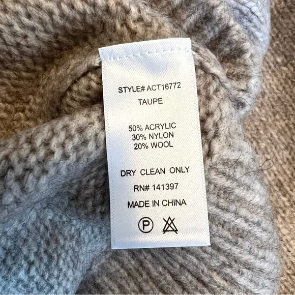 NWT Anthropologie ASTR The Label Collared Puff-Sleeved Sweater