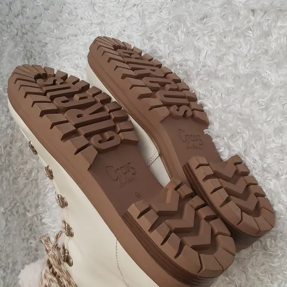 NWT by Sam Edelman winter sherpa lined combat style booties