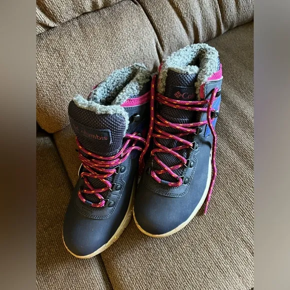 NWT COLUMBIA Women’s Newton Ridge Plus Omni-Heat Winter Boots MSRP $150