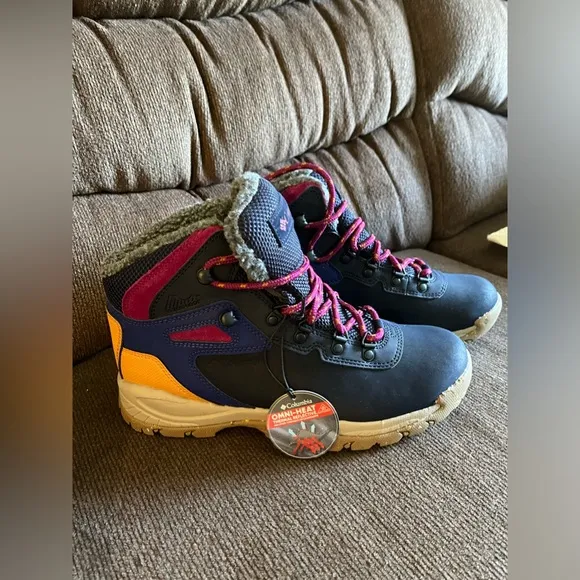NWT COLUMBIA Women’s Newton Ridge Plus Omni-Heat Winter Boots MSRP $150