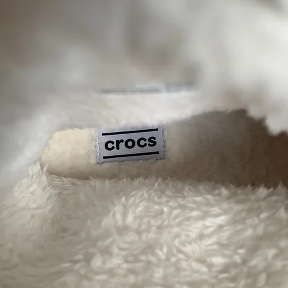 NWT Crocs Classic Lined Neo Puff Boots Winter Snow Cold
