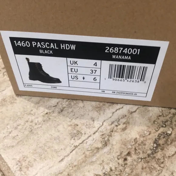 NWT Dr. Martens Womens 1460 PASCAL ROSE GOLD HDW LEATHER LACE UP BOOTS Size 6