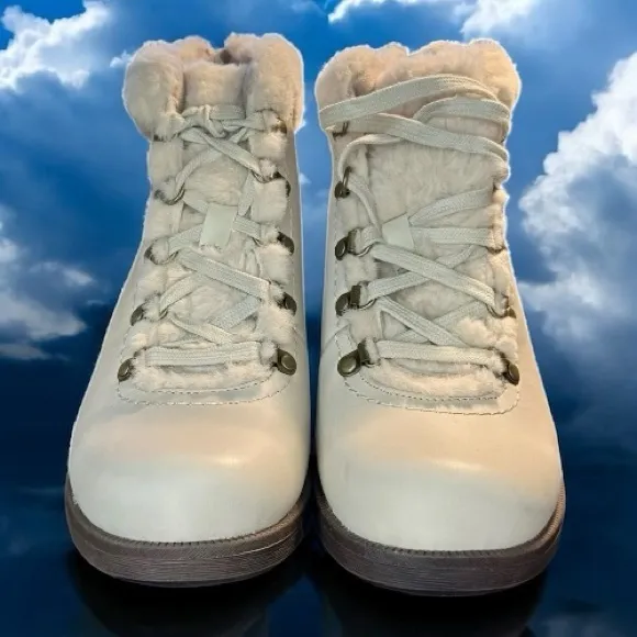 NWT Earth Origins ‘Women’s Randi Rex’ Leather Ankle Boots in “Sand White” Sz 11