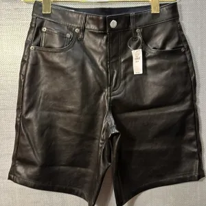 NWT Gap Faux Leather Bermuda Black Shorts Size 29 / 8 Regular