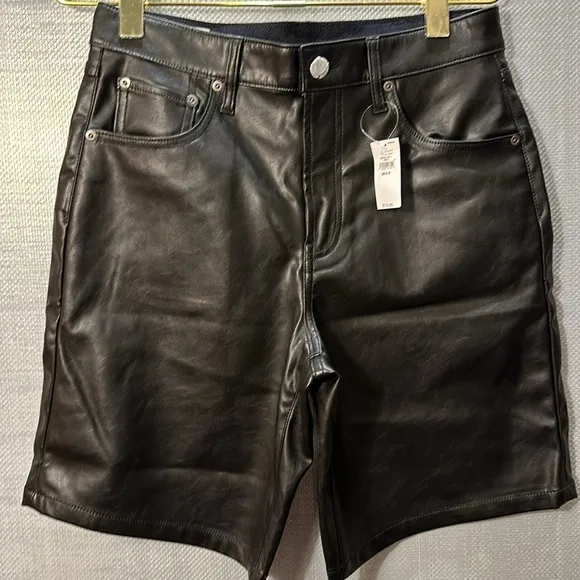 NWT Gap Faux Leather Bermuda Black Shorts Size 29 / 8 Regular