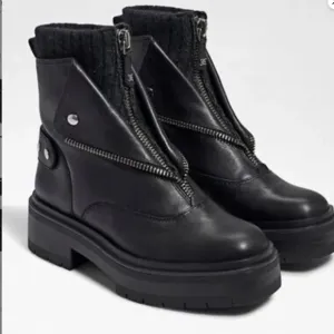 NWT Sam Edelman Linds Zipper Chelsea Leather Ankle Boots Black