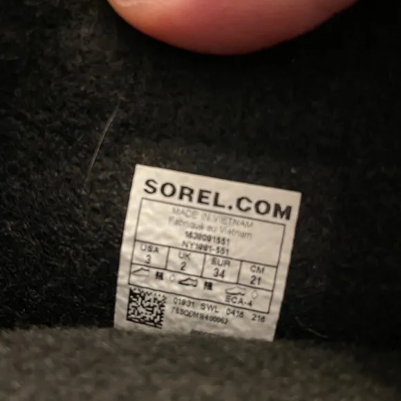 NWT Sorel Youth Purple/ Black Snow Boots