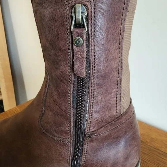 OLUKAI Leather Knee High Boots Kalupili Size 8 Equestrian Brown Stretch Calf
