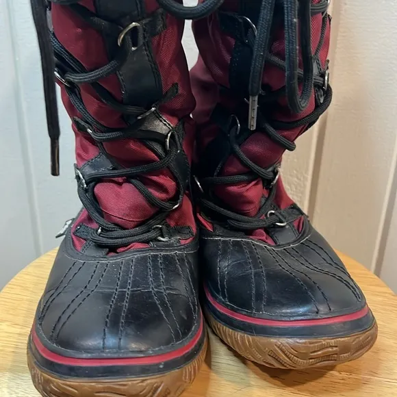 Pajar burgundy tall winter boots red and black