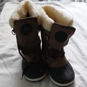 Pajar Canada Winter Boots with Fur Trim