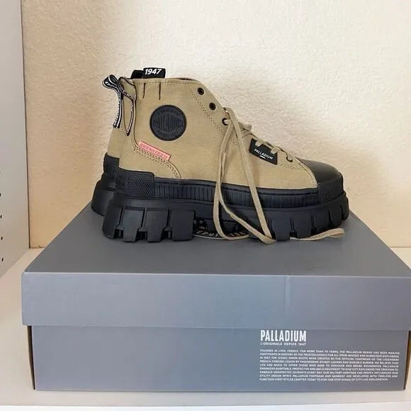 Palladium Revolt Hi TX boots combat hiking boots in Olive. Gorpcore sz 9. New