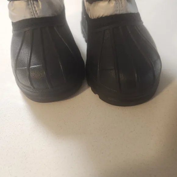 Polo by RL snow boots size 4