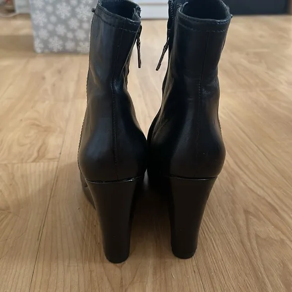 Prada leather black boots . New . Never used . 39. Size 8,5