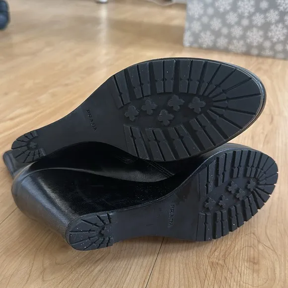 Prada leather black boots . New . Never used . 39. Size 8,5