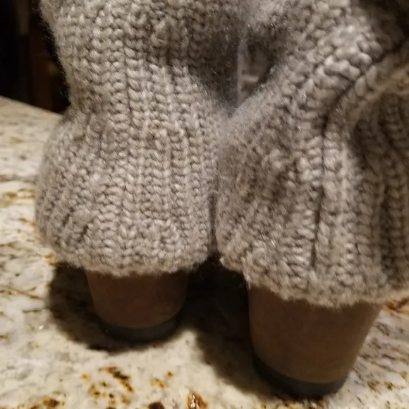 RARE Sorel Tall Sweater Wedge Boots Size 8