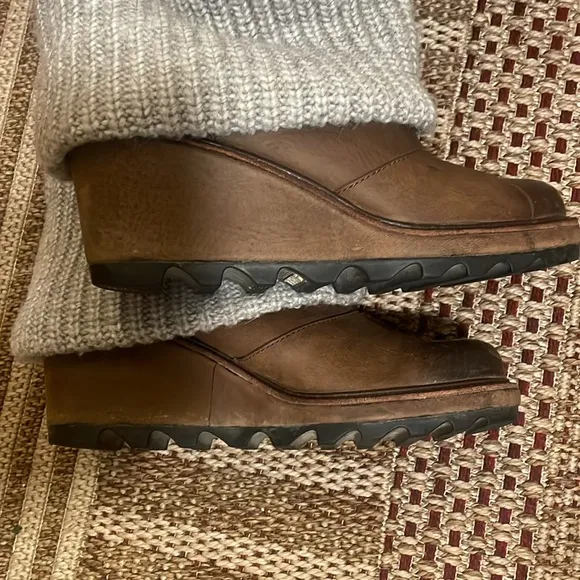 RARE Sorel Tall Sweater Wedge Boots Size 8