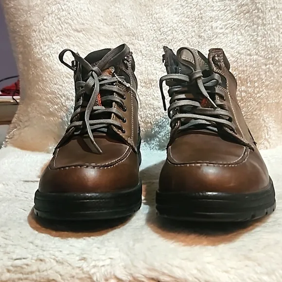 RESERVED FOOTWEAR. Man CURRAGH Lace up Brown Boots Size 11