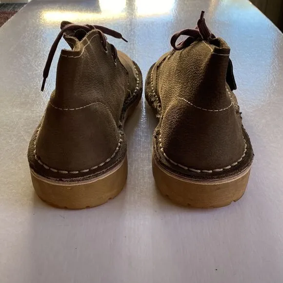 SAFARI by BATA Men’s Leather Chukka Boots Size 9