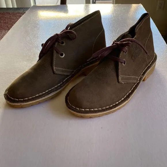 SAFARI by BATA Men’s Leather Chukka Boots Size 9