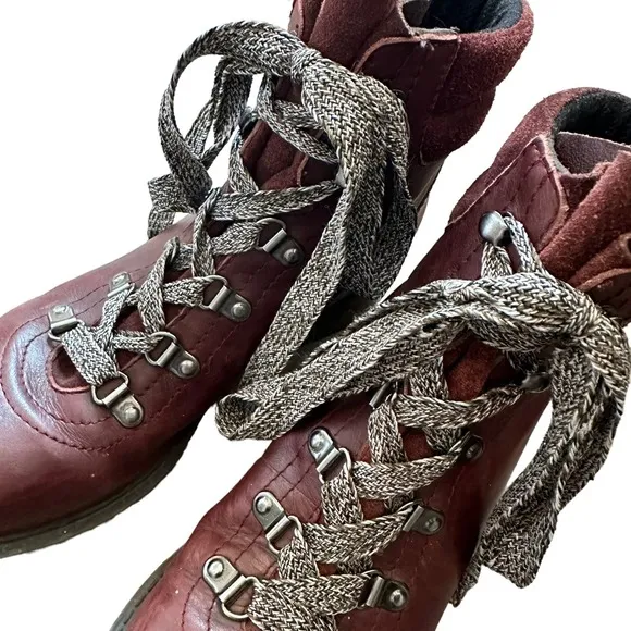 Sam Edelman | Size 7.5 Darrah Hiking Bootie Lace Up Block Heel Round Toe