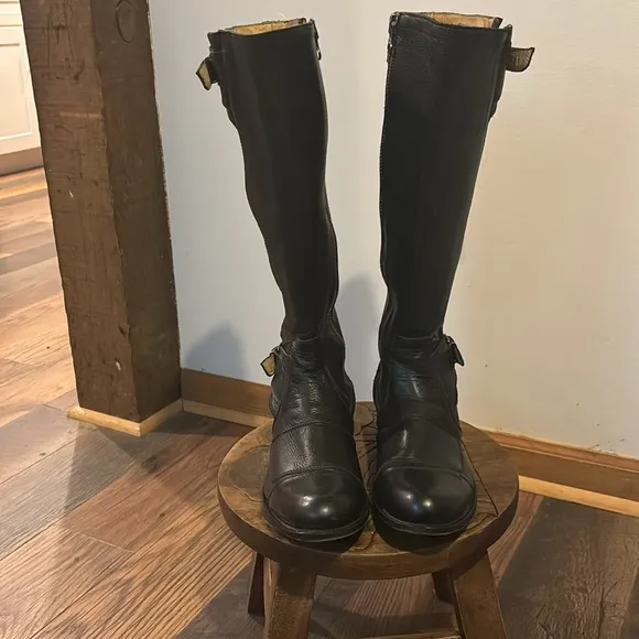Sendra‎ Black Pebbled Leather Riding Boots Knee High Womens Size 9.5