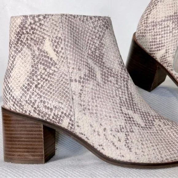 Seychelles NEW Occasion Nueutral Snake Print Ankle Boot- Size 8