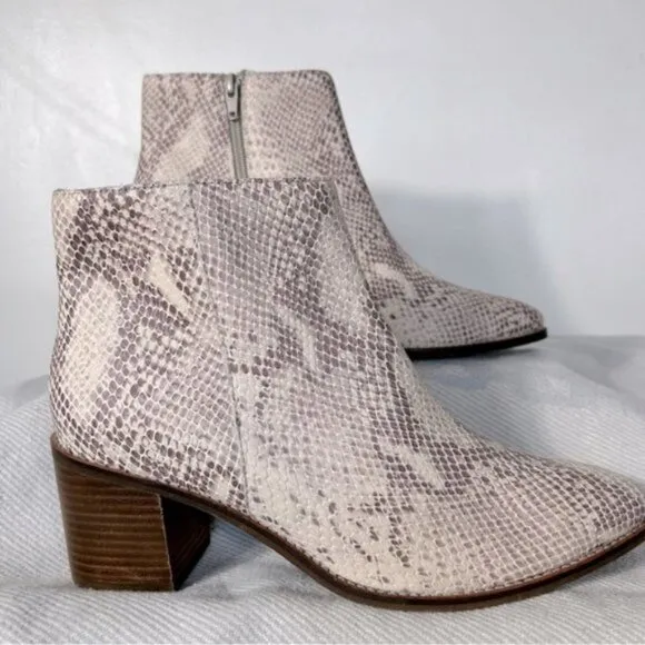 Seychelles NEW Occasion Nueutral Snake Print Ankle Boot- Size 8