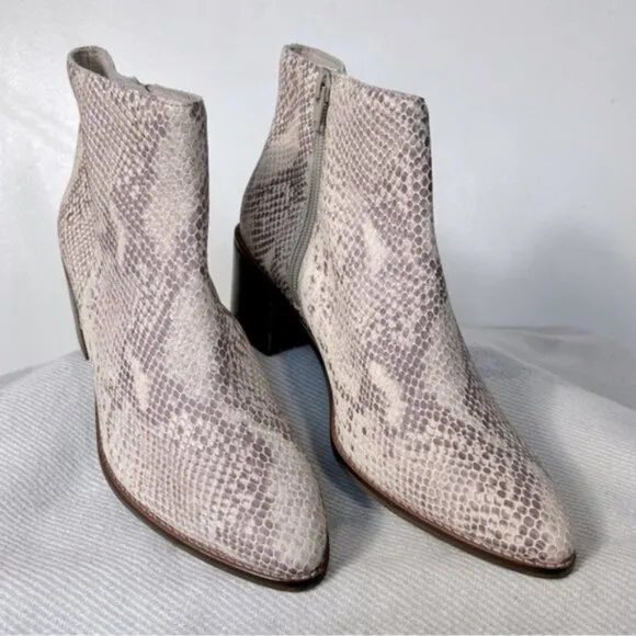 Seychelles NEW Occasion Nueutral Snake Print Ankle Boot- Size 8