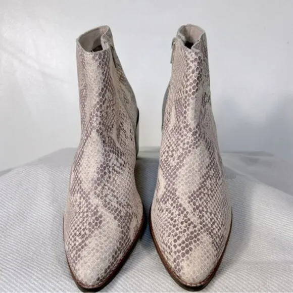 Seychelles NEW Occasion Nueutral Snake Print Ankle Boot- Size 8