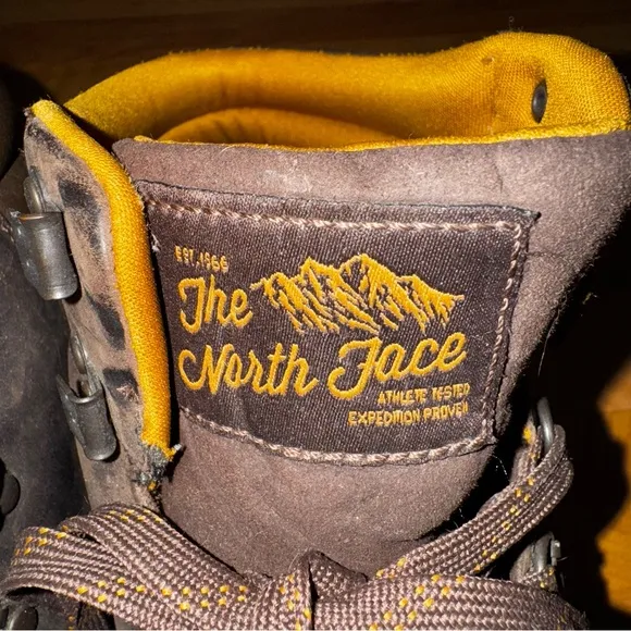 Size 12 - The North Face Back To Berkeley Redux Waterproof Leather Hiking Boots