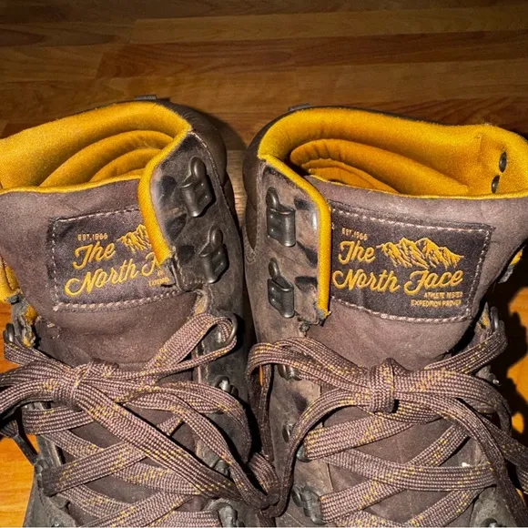 Size 12 - The North Face Back To Berkeley Redux Waterproof Leather Hiking Boots