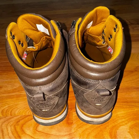Size 12 - The North Face Back To Berkeley Redux Waterproof Leather Hiking Boots