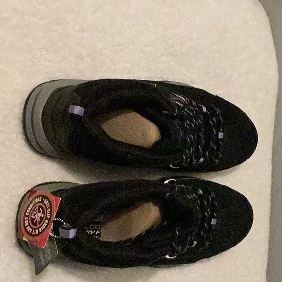 Sketchers Trego Relaxed Waterproof Air-Cooled Memory Foam