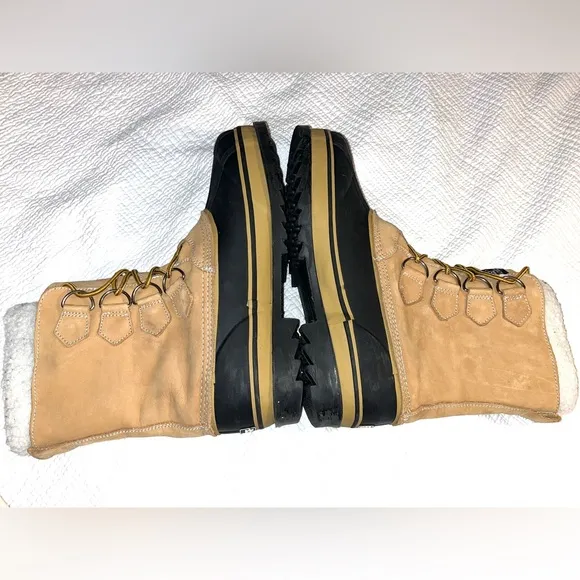 SNOWY GREEK Men Snow Boots  Size 12.  Nutbuck Upper, Polyester Fleece Lining.