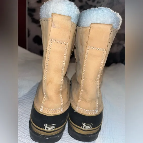 SNOWY GREEK Men Snow Boots  Size 12.  Nutbuck Upper, Polyester Fleece Lining.