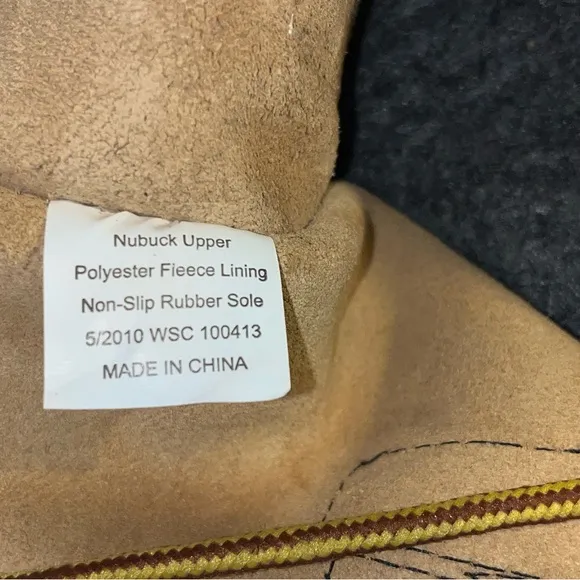 SNOWY GREEK Men Snow Boots  Size 12.  Nutbuck Upper, Polyester Fleece Lining.