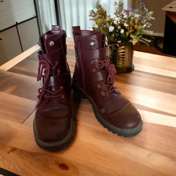 SO® Finleyy Women's Combat Boots 8.5 Size