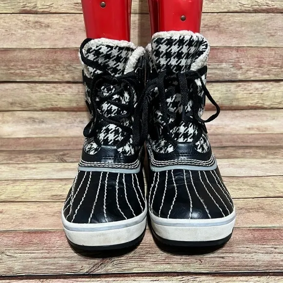 Sorel Black And White Tivoli Winter Boots