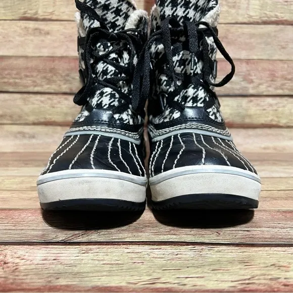 Sorel Black And White Tivoli Winter Boots