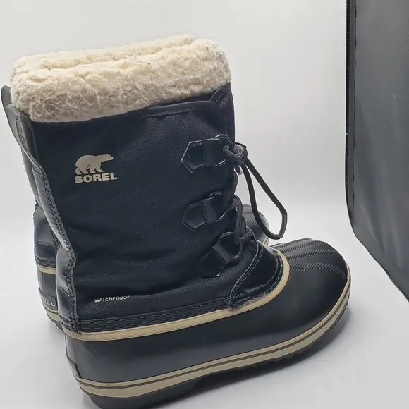 Sorel Caribou snow boots size 7