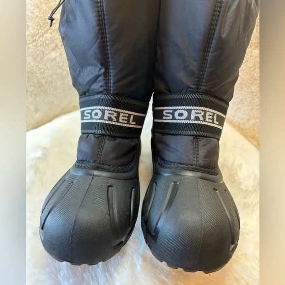 Sorel Chariot black insulated mid calf weather proof snow boots Sz-youth 4.  D